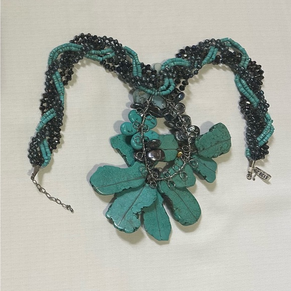 Turquoise Necklace - Picture 3 of 6